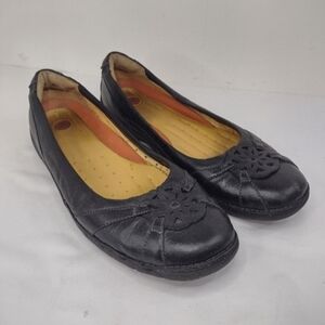 Clark's women's  pure easy black flats size (9.1/2)